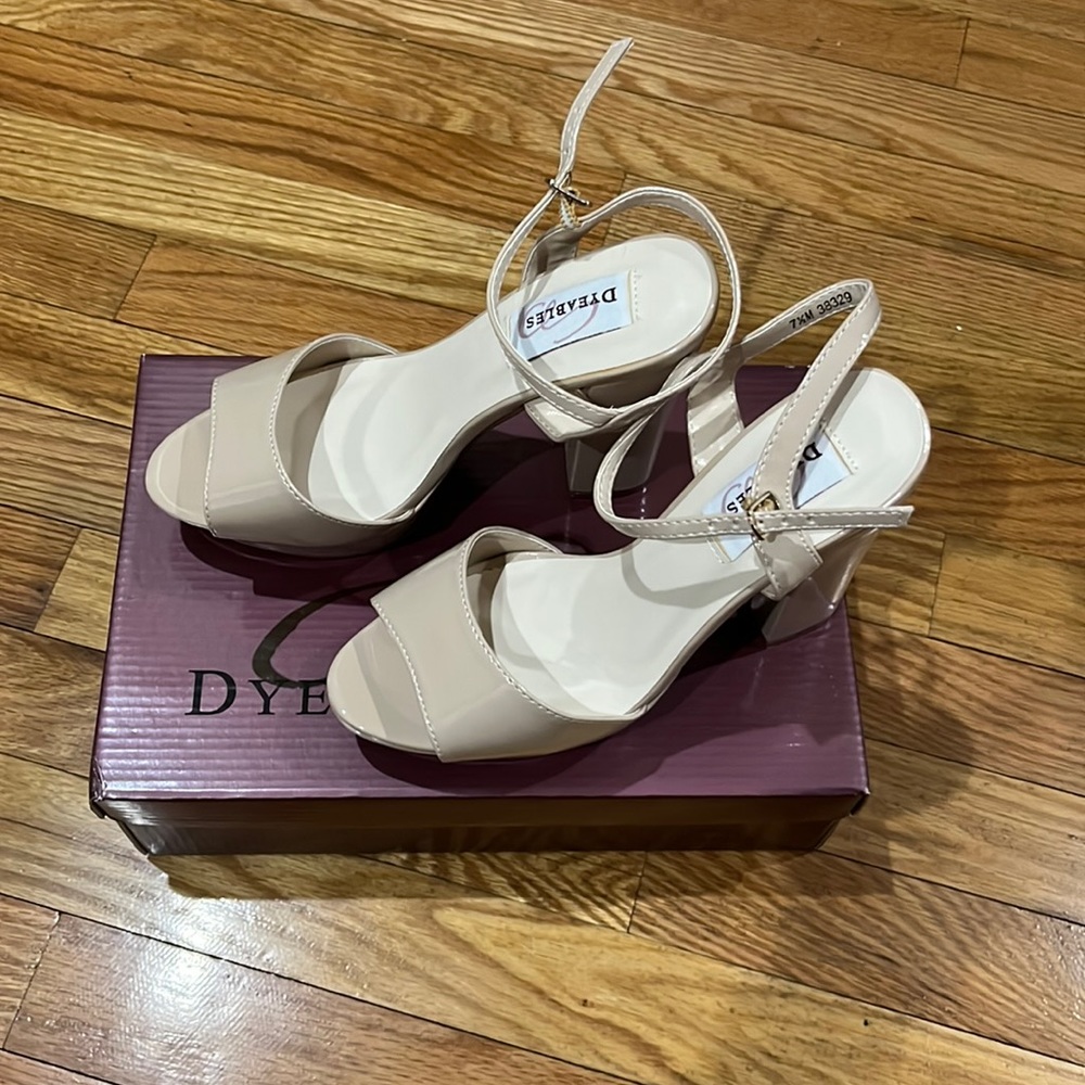 Dyeables Whitta Nude Patent | 7.5 M |